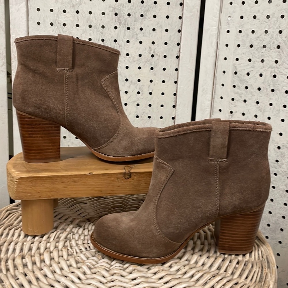 Splendid suede boots